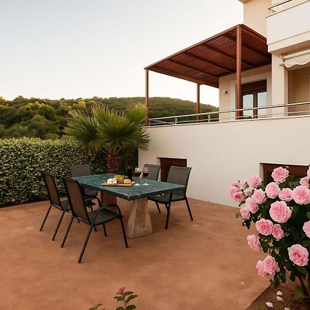 Villa Armonia - Beachfront Majestic Retreat Petalídhion 外观 照片