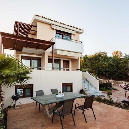 Villa Armonia - Beachfront Majestic Retreat Petalídhion 外观 照片
