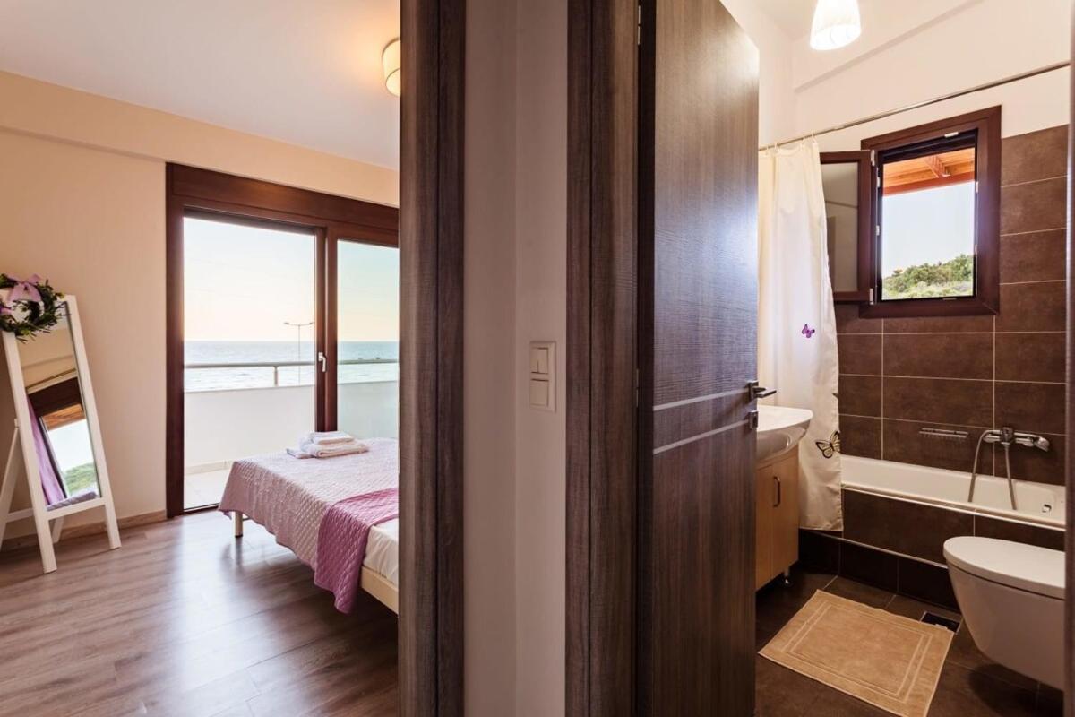 Villa Armonia - Beachfront Majestic Retreat Petalídhion 外观 照片