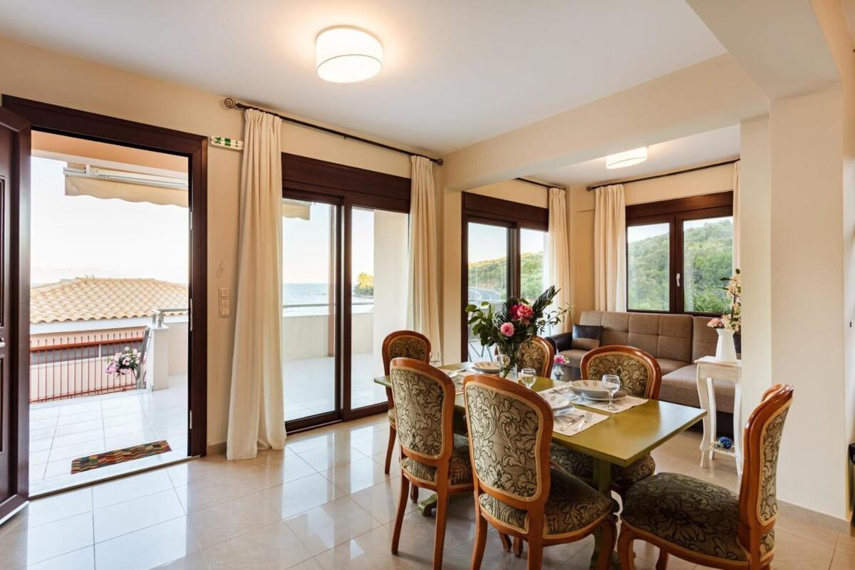 Villa Armonia - Beachfront Majestic Retreat Petalídhion 外观 照片